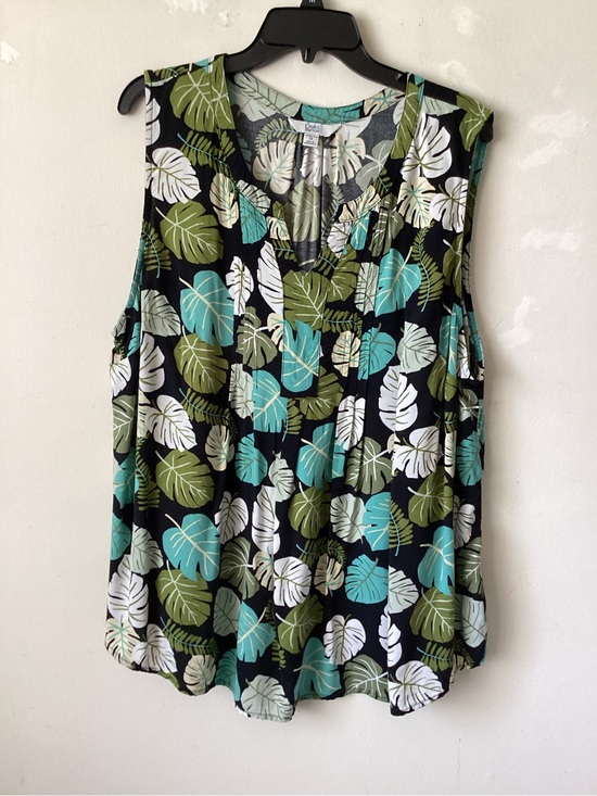 croft & barrow Tops - Sleeveless Tropical Leaf V-Neck Top - Black & Green